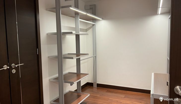 "3BR Condo for Rent in Two Roxas Triangle, Salcedo Village, Makati"10