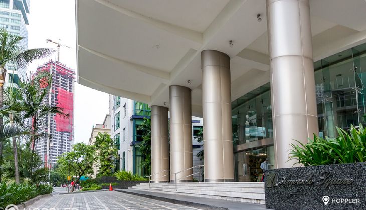 "2BR Condo for Rent in Amorsolo East, Rockwell Center, Makati"06