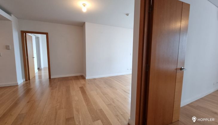"2BR Condo for Rent in Park Terraces, San Lorenzo Village, Makati"08