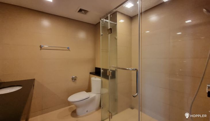 "2BR Condo for Rent in Park Terraces, San Lorenzo Village, Makati"09