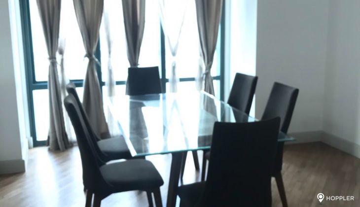 "2BR Condo for Rent in Amorsolo East, Rockwell Center, Makati"05