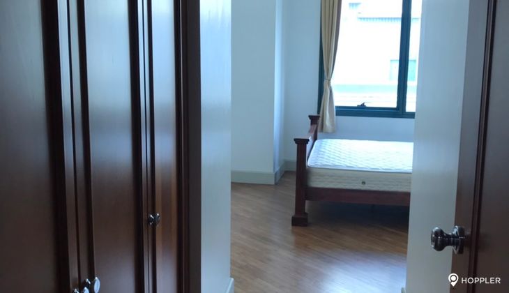 "2BR Condo for Rent in Amorsolo East, Rockwell Center, Makati"07