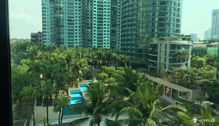 "2BR Condo for Rent in Amorsolo East, Rockwell Center, Makati"10