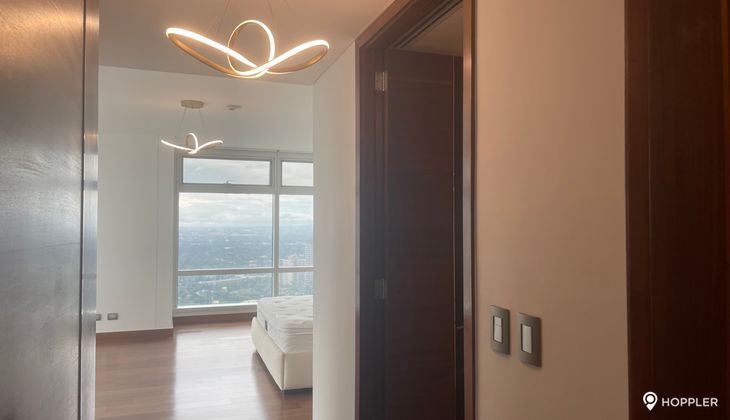 "3BR Condo for Rent in Two Roxas Triangle, Salcedo Village, Makati"07
