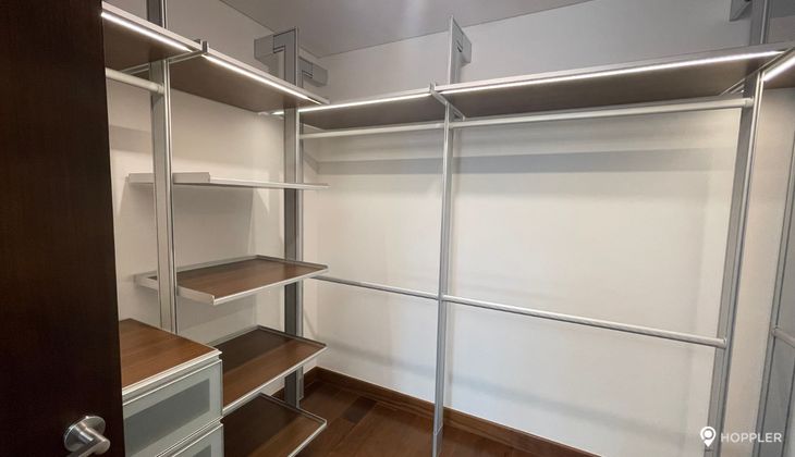 "3BR Condo for Rent in Two Roxas Triangle, Salcedo Village, Makati"08
