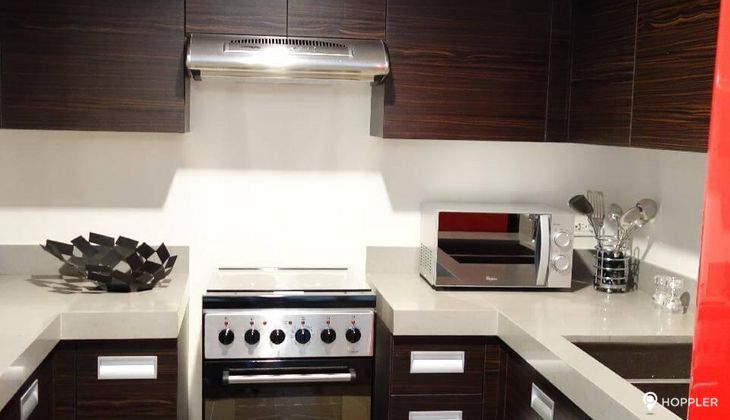 "1BR Condo for Rent in Edades Tower and Garden Villas, Rockwell Center, Makati"03