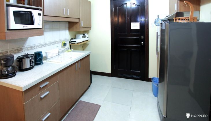 "1BR Condo for Rent in Le Mirage, Malate, Manila"05