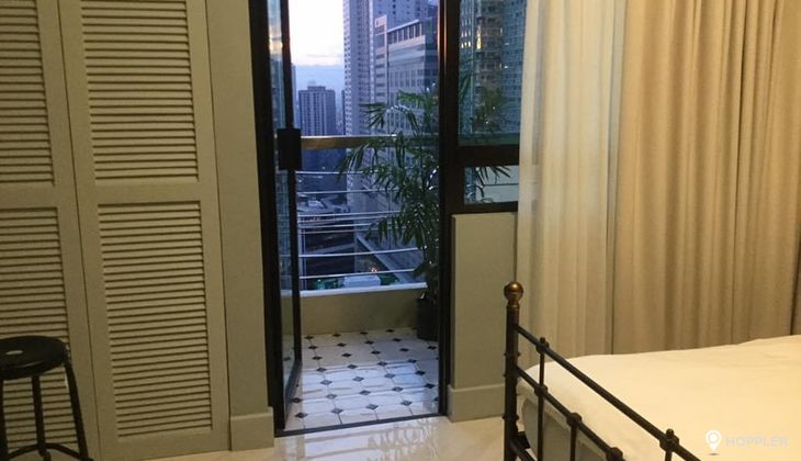 "Studio Condo for Rent in BSA Suites, Legazpi Village, Makati"04