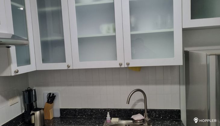 "Studio Condo for Rent in Paseo Parkview Suites, Salcedo Village, Makati"03