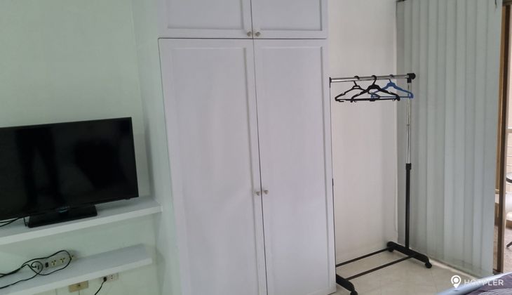"Studio Condo for Rent in Paseo Parkview Suites, Salcedo Village, Makati"05