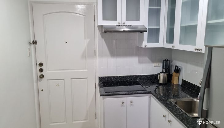 "Studio Condo for Rent in Paseo Parkview Suites, Salcedo Village, Makati"06