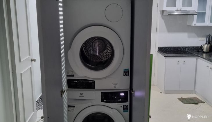 "Studio Condo for Rent in Paseo Parkview Suites, Salcedo Village, Makati"08