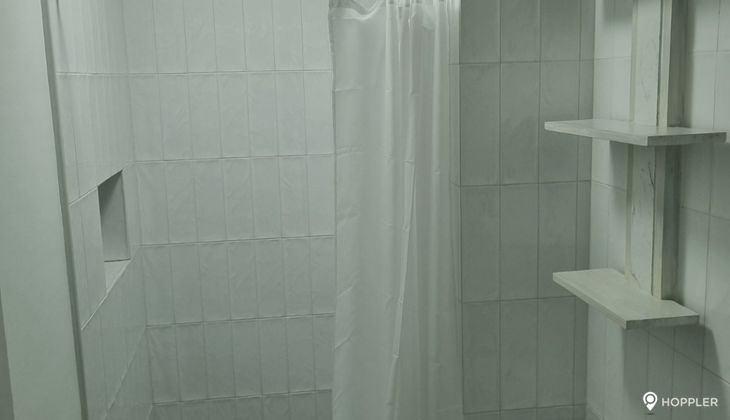 "Studio Condo for Rent in Paseo Parkview Suites, Salcedo Village, Makati"09