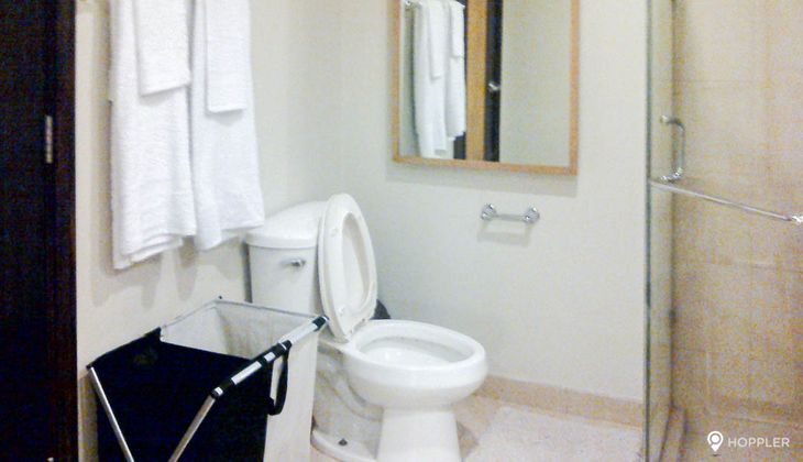 "1BR Condo for Rent in Joya Lofts and Towers, Rockwell Center, Makati"03