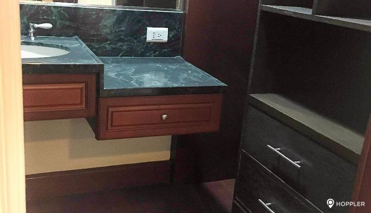 "3BR Condo for Rent in One Roxas Triangle, Urdaneta Village, Makati"08