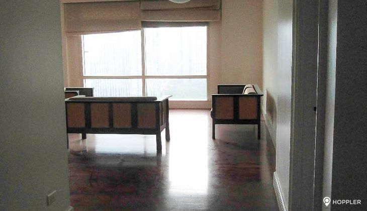 "3BR Condo for Rent in One Roxas Triangle, Urdaneta Village, Makati"10