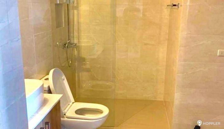 "1BR Condo for Rent in The Royalton at the Capitol Commons, Oranbo, Pasig"03