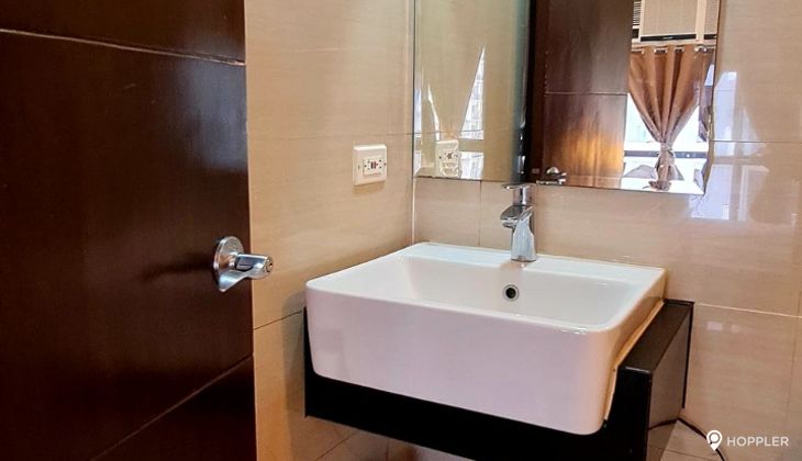 "Studio Condo for Rent in Viceroy, McKinley Hill, Taguig"03