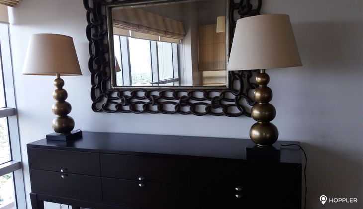 "2BR Condo for Rent in The Residences at Greenbelt, Legazpi Village, Makati"05