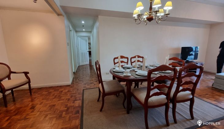 "2BR Condo for Rent in The Frabella 1, Legazpi Village, Makati"03