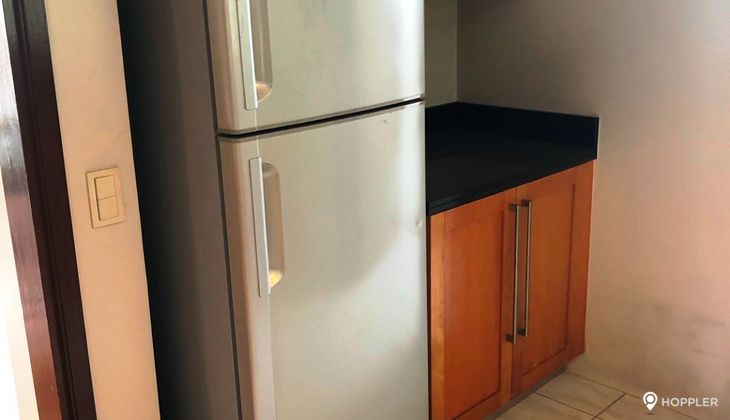 "2BR Condo for Rent in The Residences at Greenbelt, Legazpi Village, Makati"10