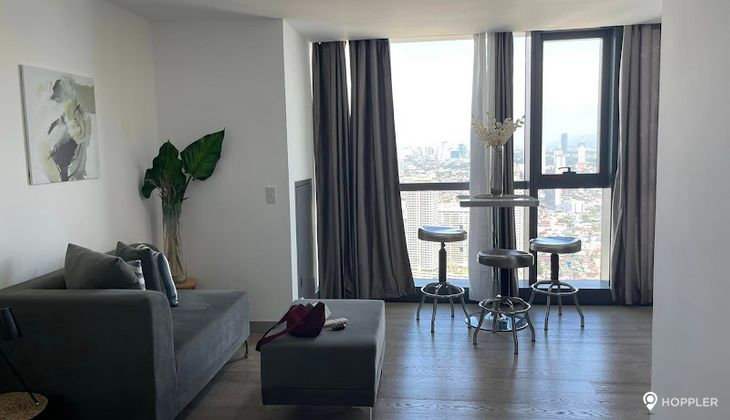 "Studio Condo for Rent in Century Spire, Poblacion, Makati"03