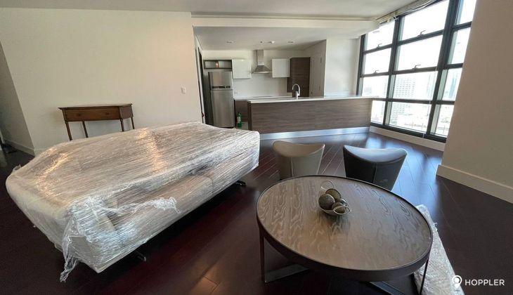 "2BR Condo for Rent in Garden Towers, Legazpi Village, Makati"03
