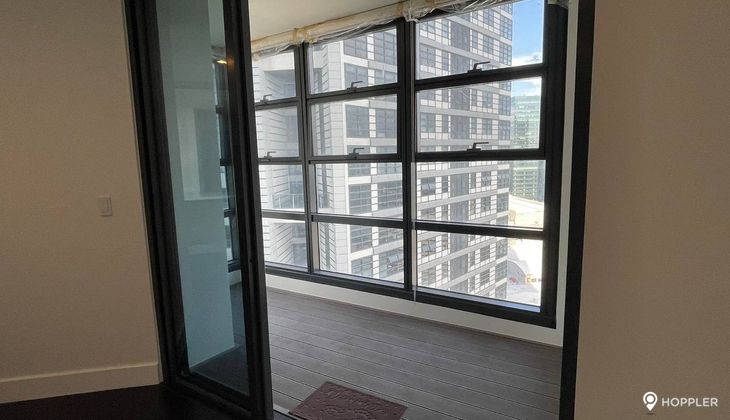 "2BR Condo for Rent in Garden Towers, Legazpi Village, Makati"04