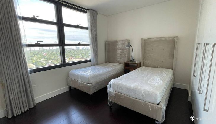"2BR Condo for Rent in Garden Towers, Legazpi Village, Makati"05