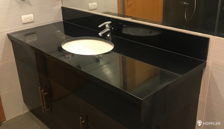 "1BR Condo for Rent in Park Terraces, San Lorenzo Village, Makati"10
