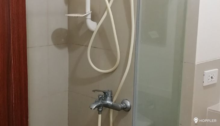 "Studio Condo for Rent in Beacon Tower, Legazpi Village, Makati"04
