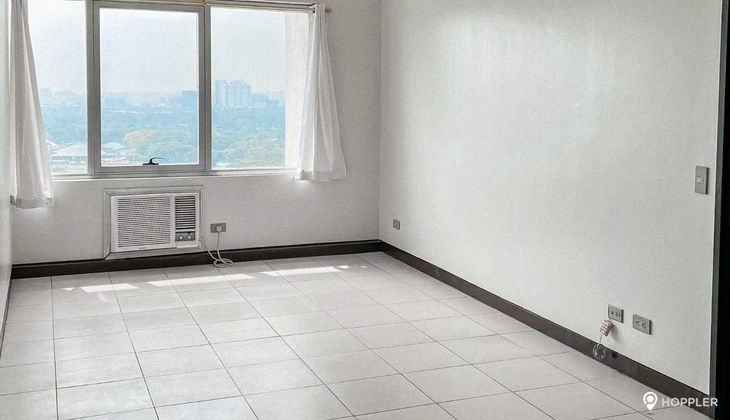 "1BR Condo for Rent in Fairways Tower, BGC - Bonifacio Global City, Taguig"02