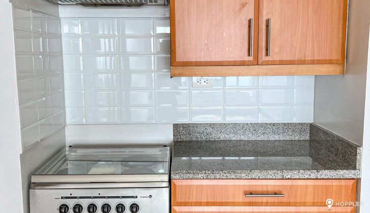 "1BR Condo for Rent in Fairways Tower, BGC - Bonifacio Global City, Taguig"03