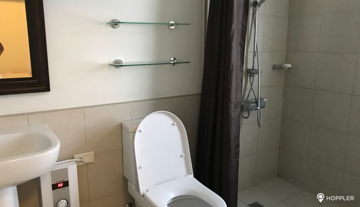 "1BR Condo for Rent in Senta, Legazpi Village, Makati"03