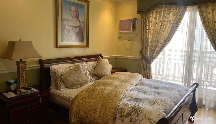 "3BR Condo for Rent in Elizabeth Place, Salcedo Village, Makati"09