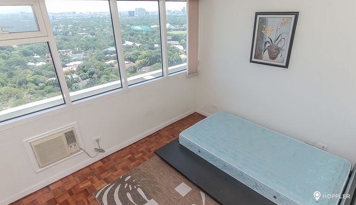 "2BR Condo for Rent in Fifth Avenue Place, BGC - Bonifacio Global City, Taguig"10