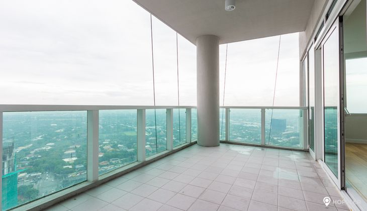 "3BR Condo for Rent in Park Terraces, San Lorenzo Village, Makati"02