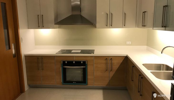 "3BR Condo for Rent in Park Terraces, San Lorenzo Village, Makati"09
