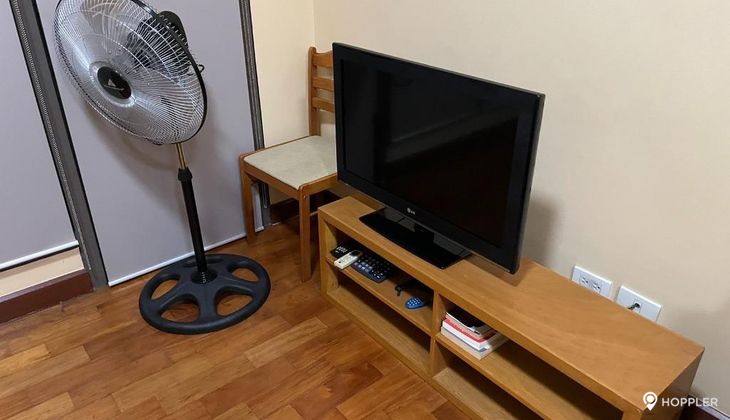 "Studio Condo for Rent in Mosaic at Greenbelt, Legazpi Village, Makati"01