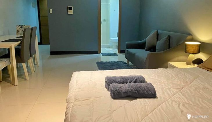"Studio Condo for Rent in Greenbelt Madison, Legazpi Village, Makati"02