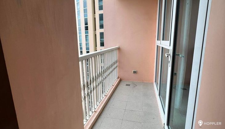 "Studio Condo for Rent in The Venice Luxury Residences, McKinley Hill, Taguig"03