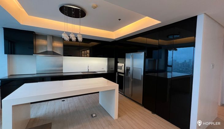 "2BR Condo for Rent in Alphaland Makati Place, Bel-Air Village, Makati"05