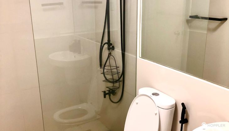 "2BR Condo for Rent in La Maison, San Lorenzo Village, Makati"02