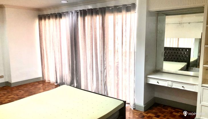"2BR Condo for Rent in La Maison, San Lorenzo Village, Makati"03