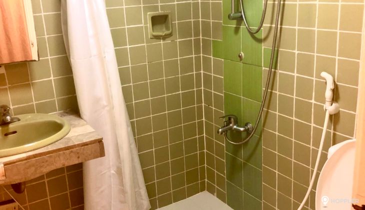 "2BR Condo for Rent in La Maison, San Lorenzo Village, Makati"06