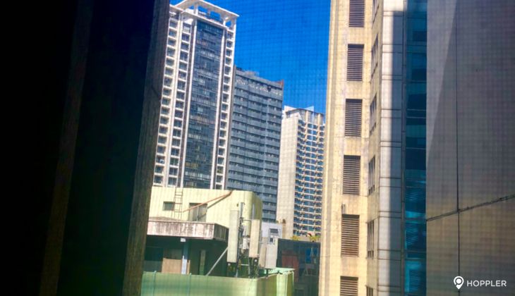 "2BR Condo for Rent in La Maison, San Lorenzo Village, Makati"09