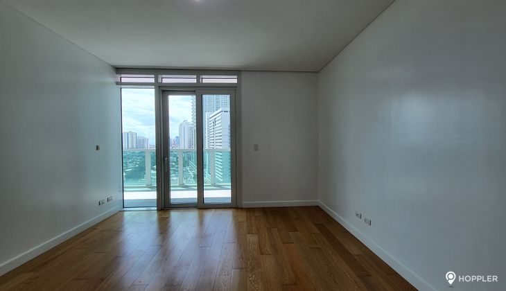 "1BR Condo for Rent in Park Terraces, San Lorenzo Village, Makati"04