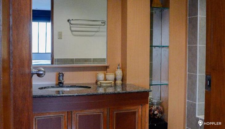 "3BR Condo for Rent in The Ritz Towers, Urdaneta Village, Makati"05