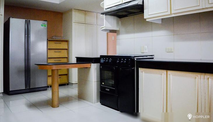 "3BR Condo for Rent in The Ritz Towers, Urdaneta Village, Makati"08