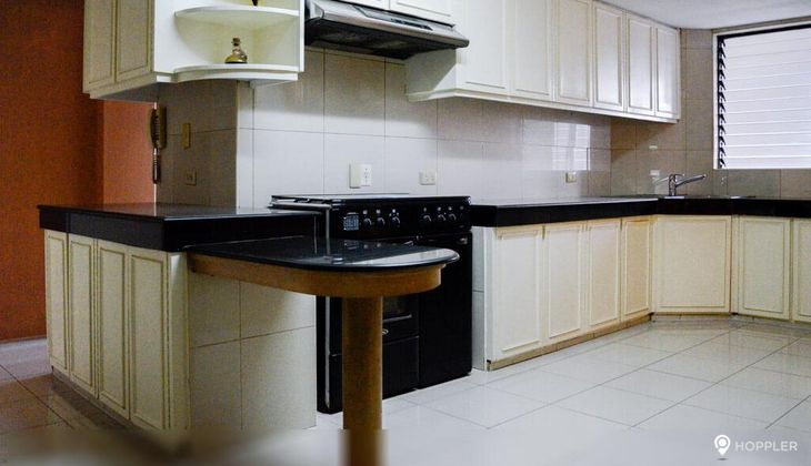 "3BR Condo for Rent in The Ritz Towers, Urdaneta Village, Makati"09